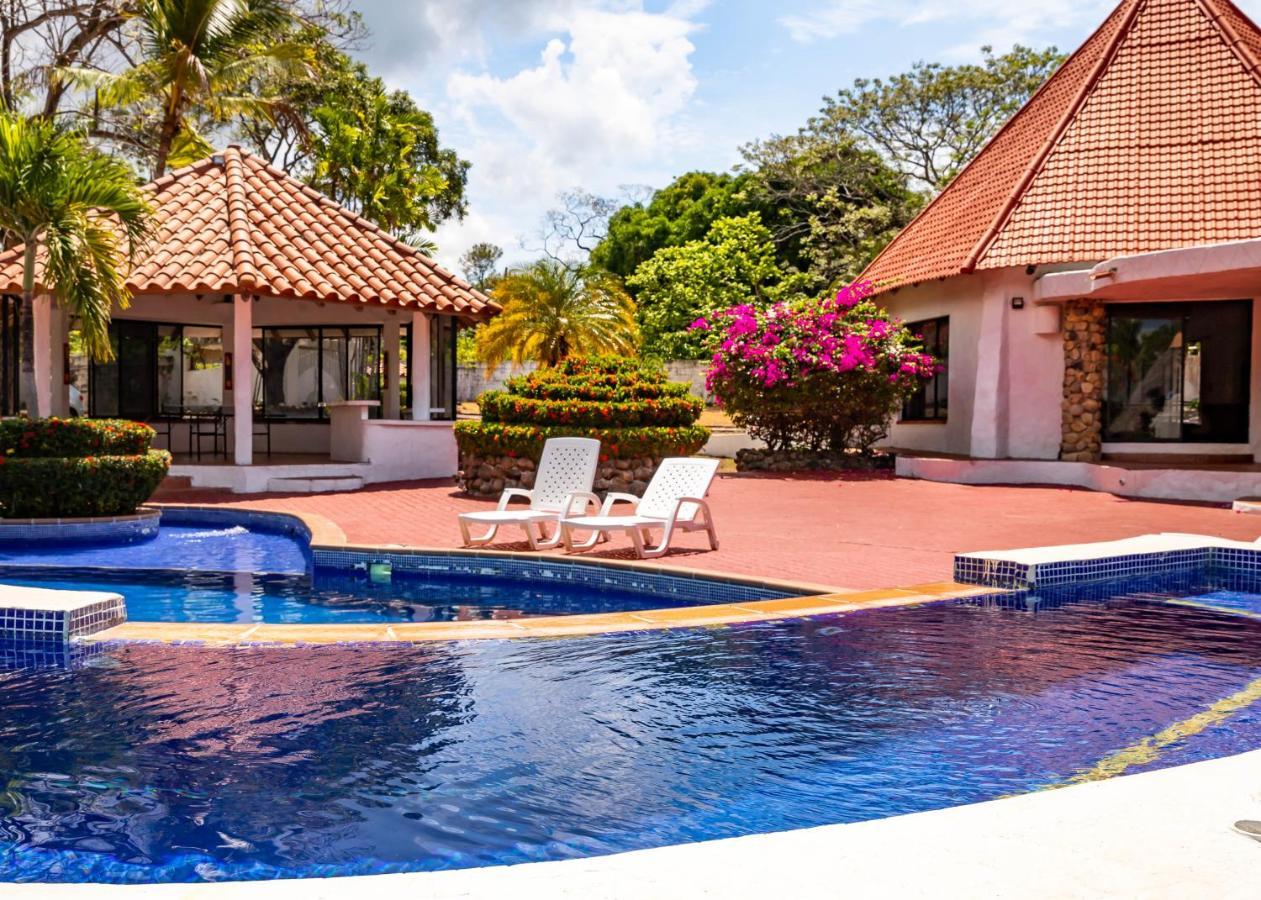 Cottage house ヌエバ・ゴルゴナ エクステリア 写真
